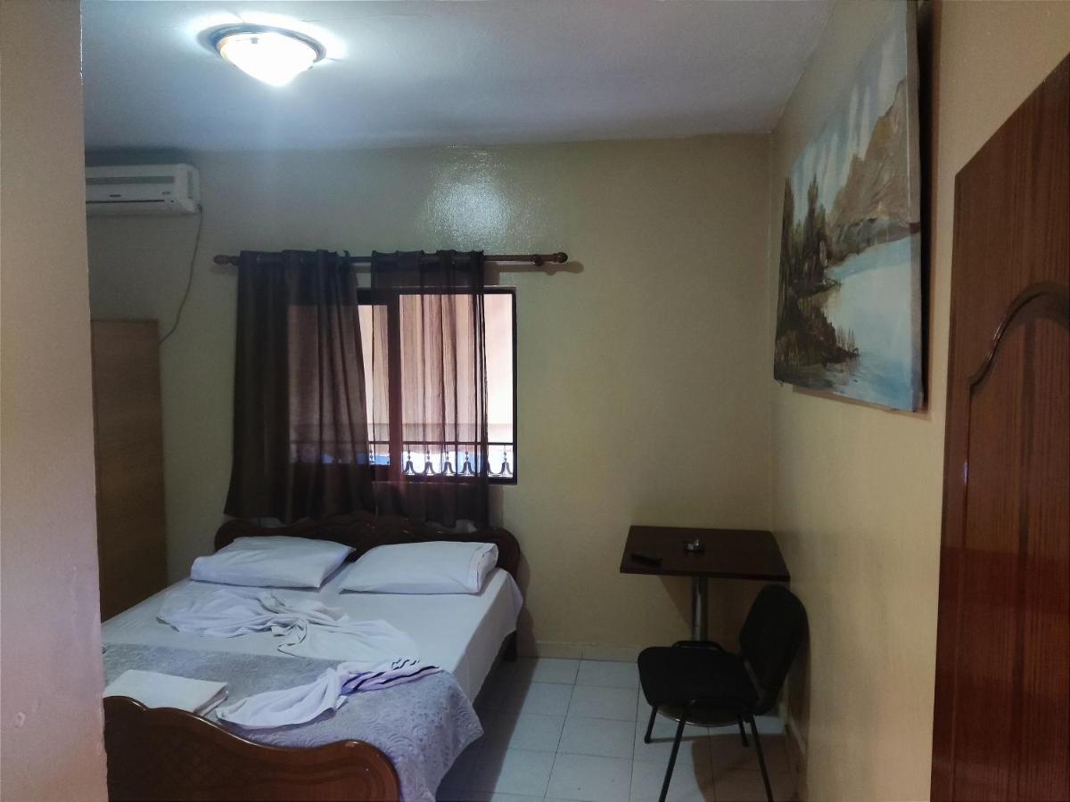 Dafina Hotel Тирана Экстерьер фото