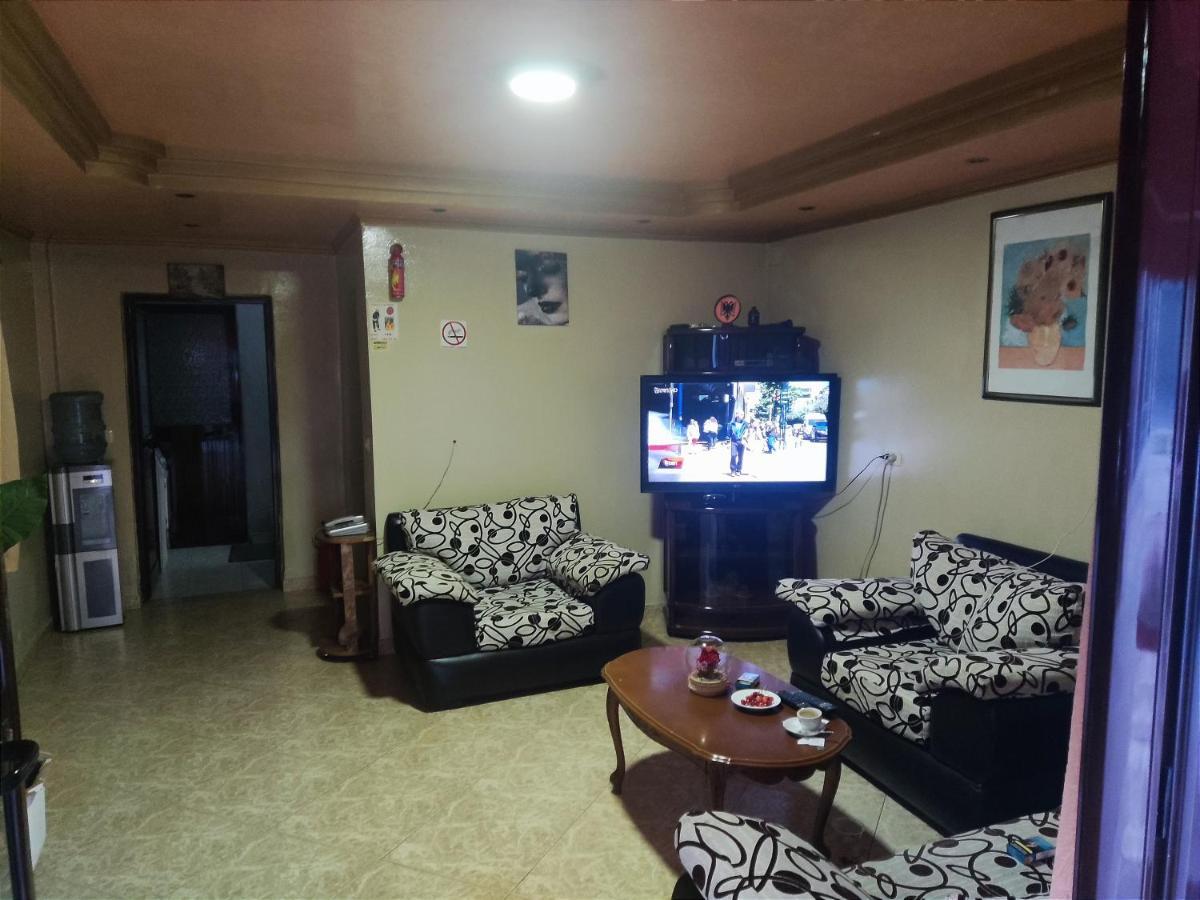 Dafina Hotel Тирана Экстерьер фото