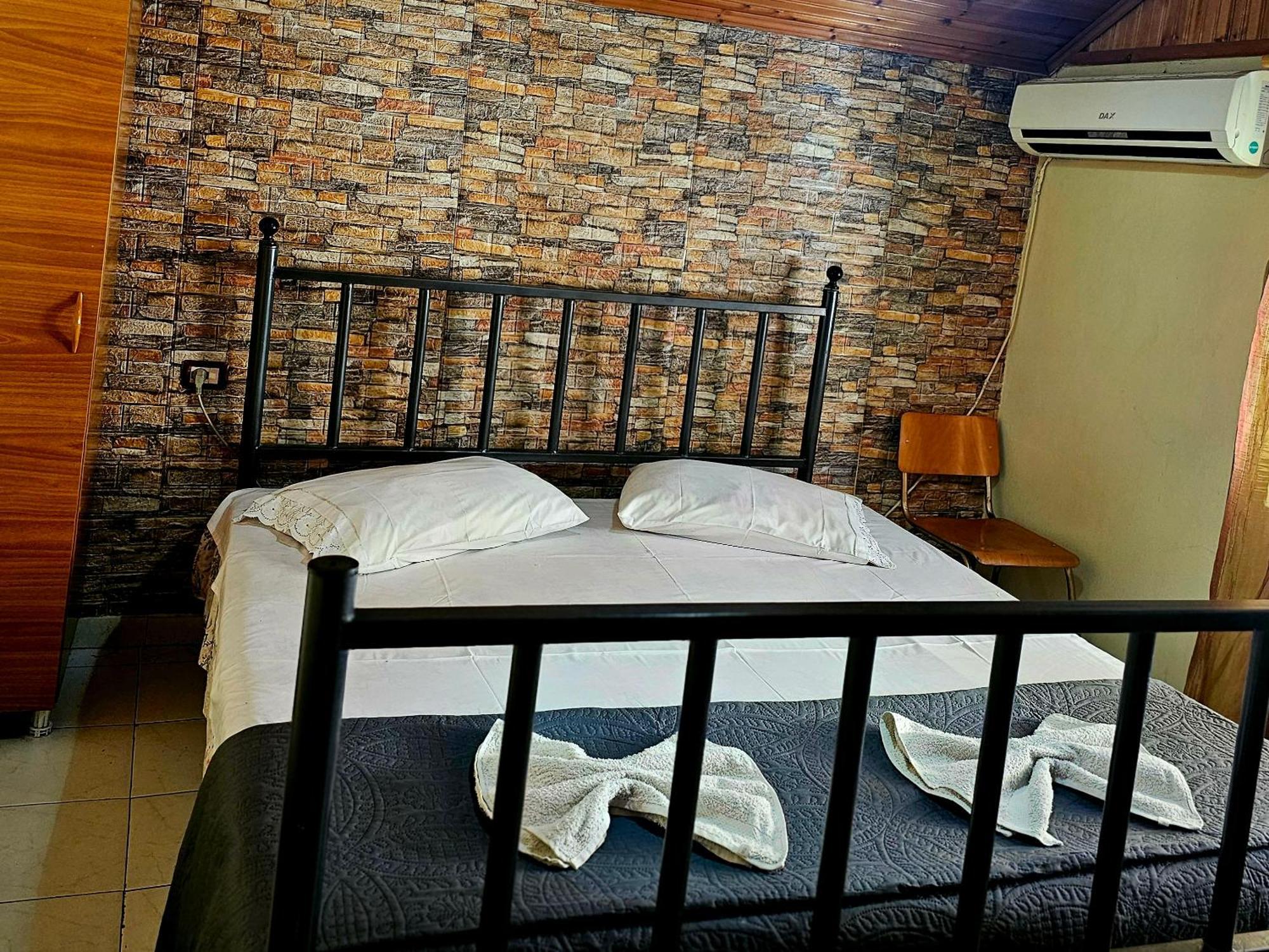 Dafina Hotel Тирана Экстерьер фото