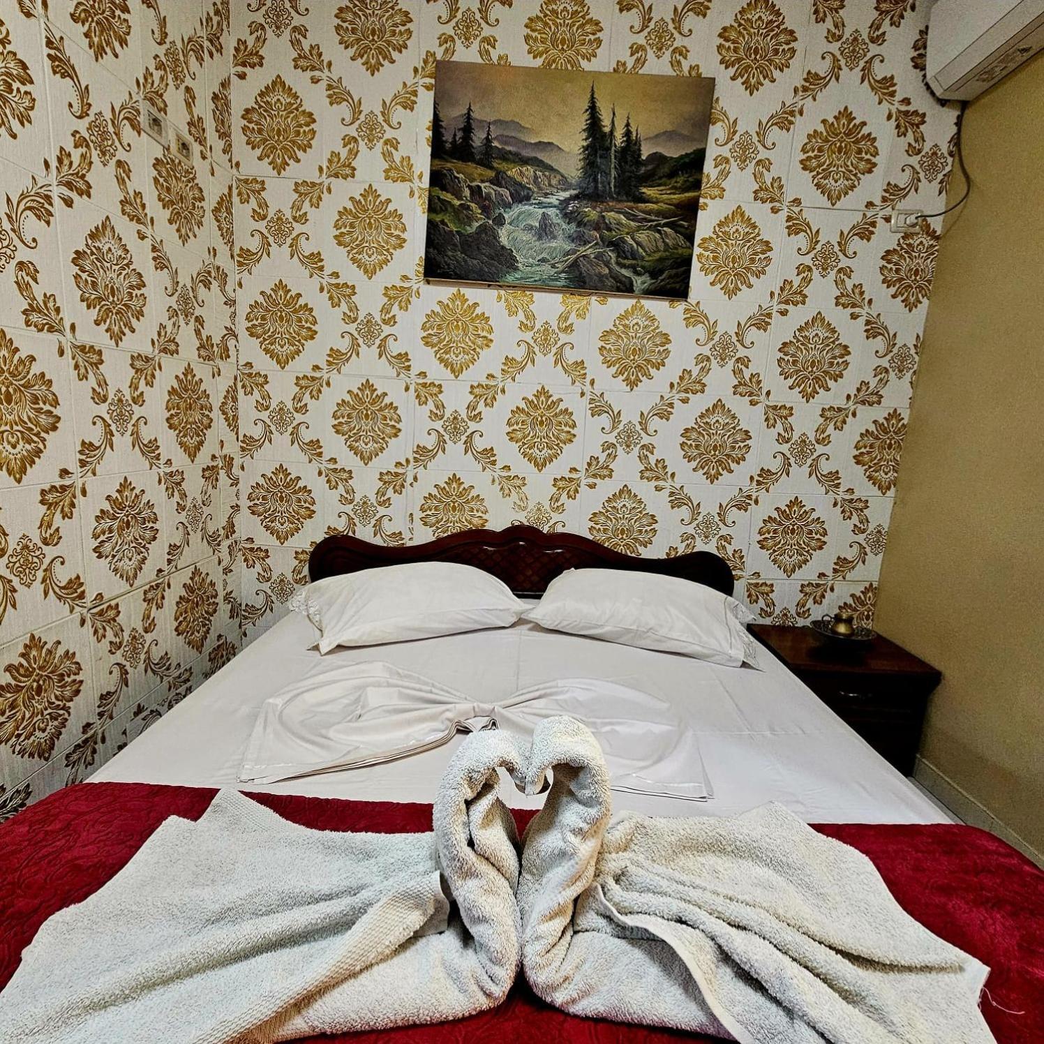 Dafina Hotel Тирана Экстерьер фото