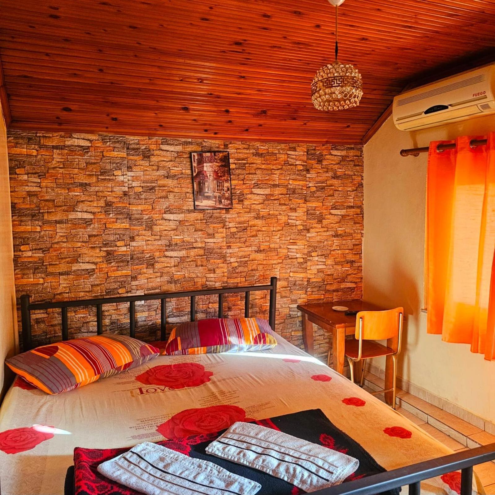 Dafina Hotel Тирана Экстерьер фото
