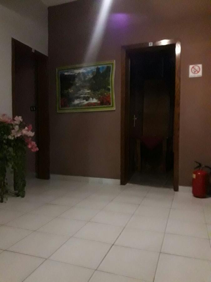 Dafina Hotel Тирана Экстерьер фото