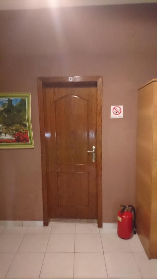 Dafina Hotel Тирана Экстерьер фото