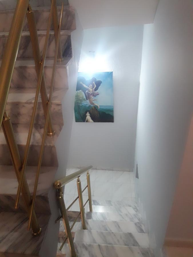 Dafina Hotel Тирана Экстерьер фото
